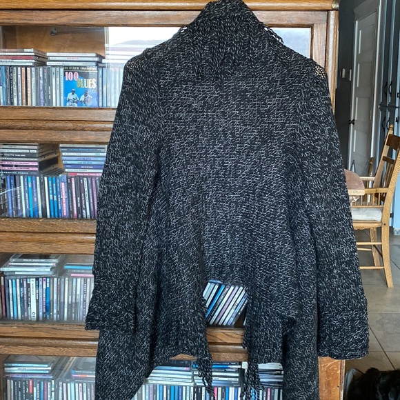 ‘Studio M’ Black/Light Grey Open Cardigan With Fringe Asymmetrical Hem Size Med - Picture 2 of 11